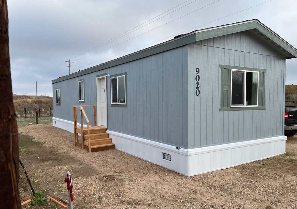 Adorable shutters on the Fleetwood Broadmore 14482B mobile home
