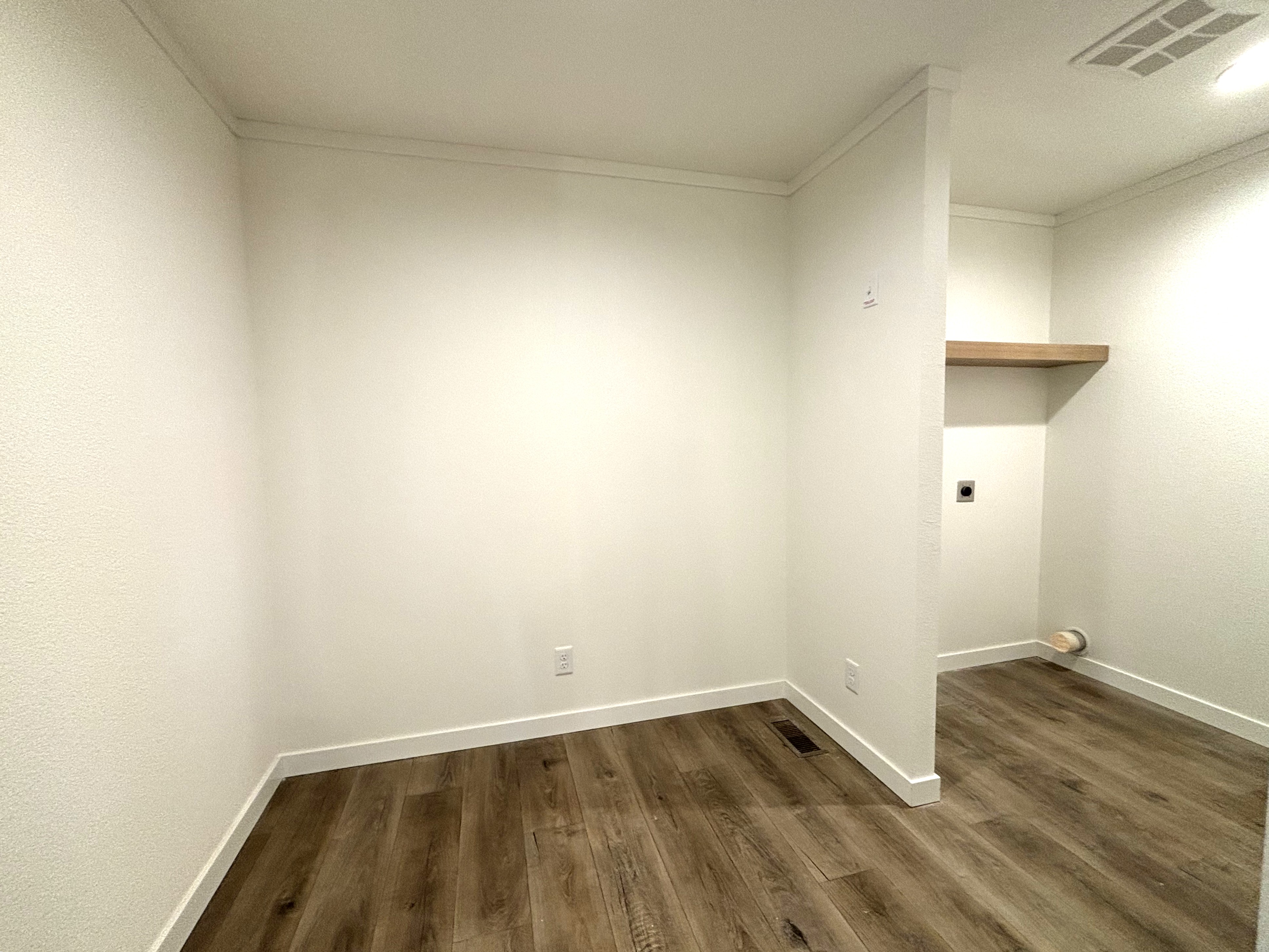 Marlette custom home utility laundry room