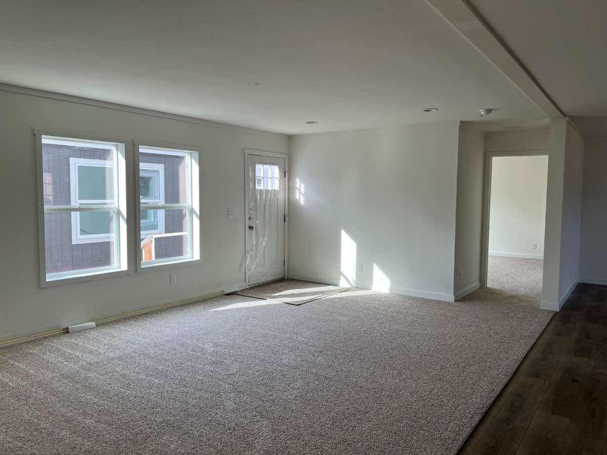 Open concept with bright, energy-efficient windows in Tempo Rocket Man.