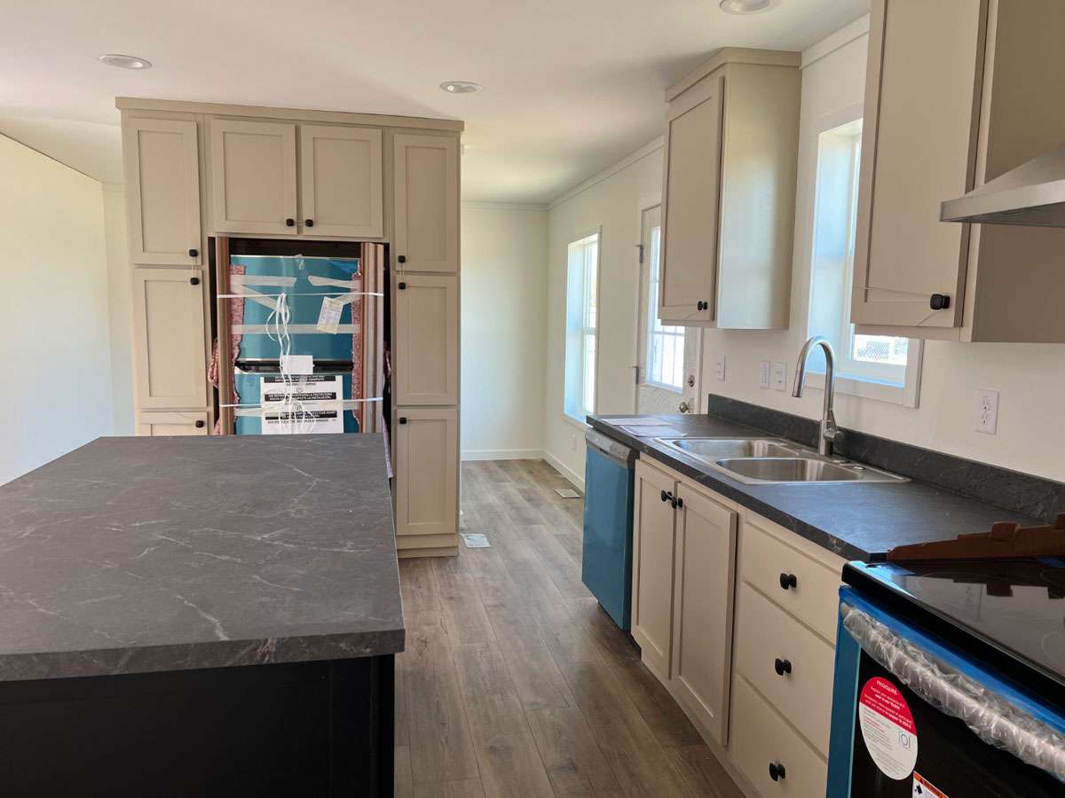 Tempo Rocket Man offers ample storage with well-designed cabinets.