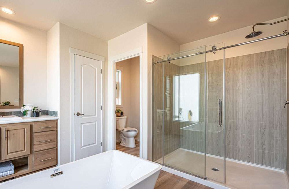 Radiant spa bath feel in the bathroom of the 30684E Fleetwood