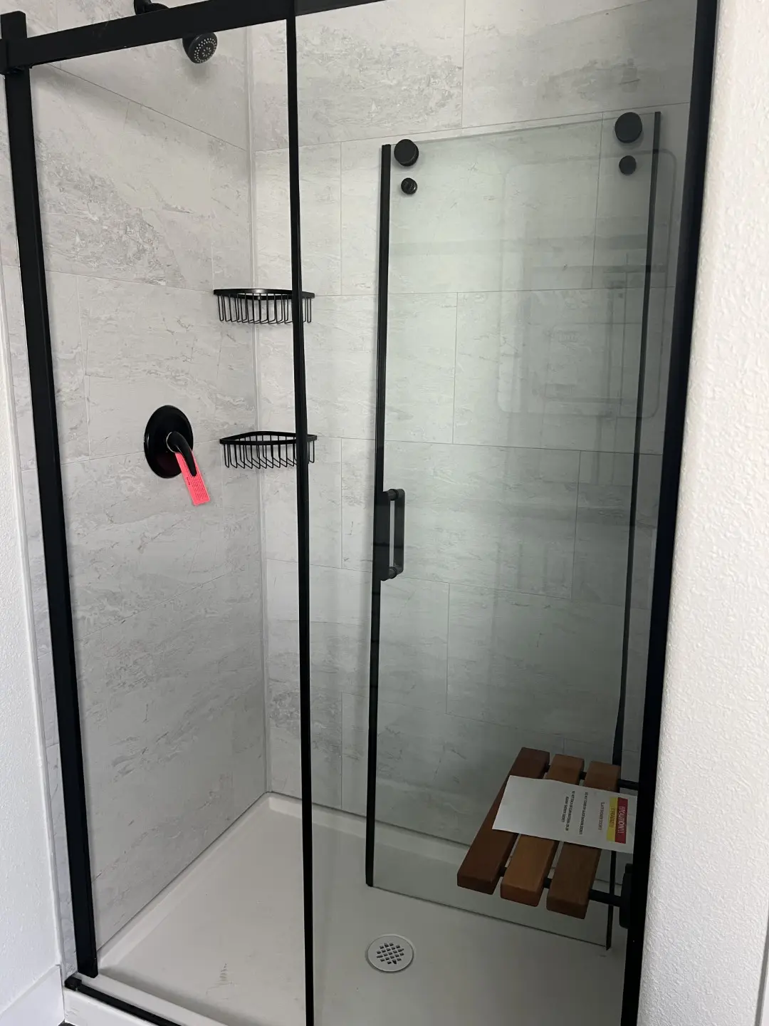 3262H jensen home big bathroom