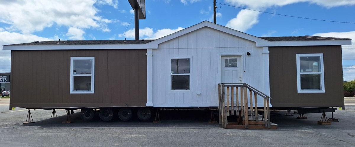 Exterior view of Fleetwood Rhythm 28483R by Fleetwood Homes.